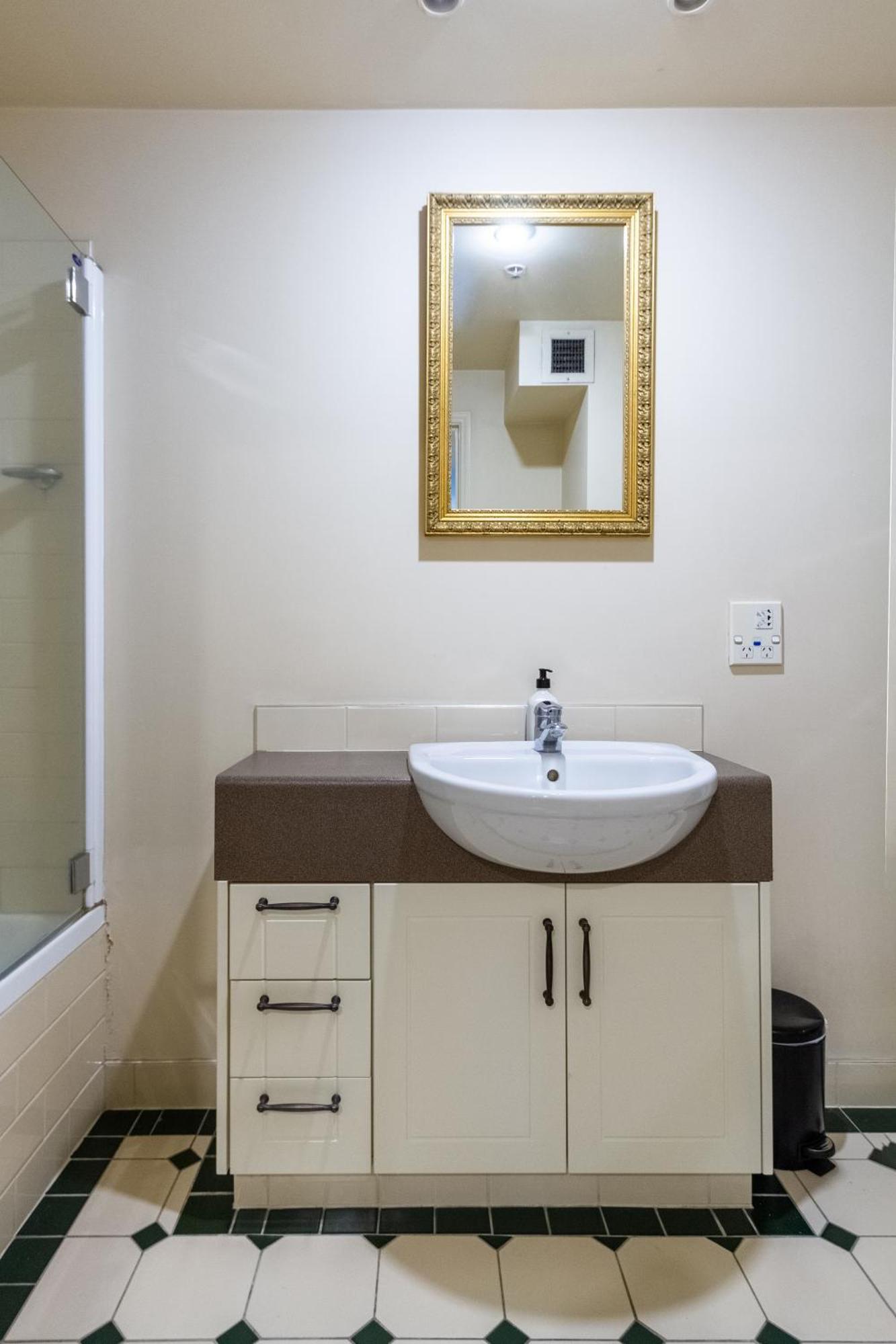 Beauty In The Cbd - 1Bed Free Parking Pool Leilighet Christchurch Eksteriør bilde
